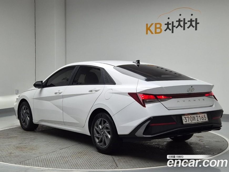 Hyundai AVANTE 2024
