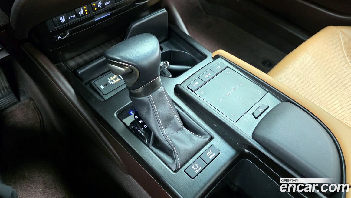 Lexus ES 2019