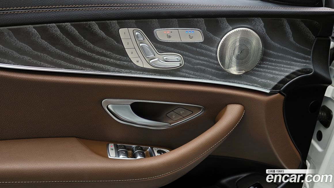 Mercedes-Benz E-Class 2022