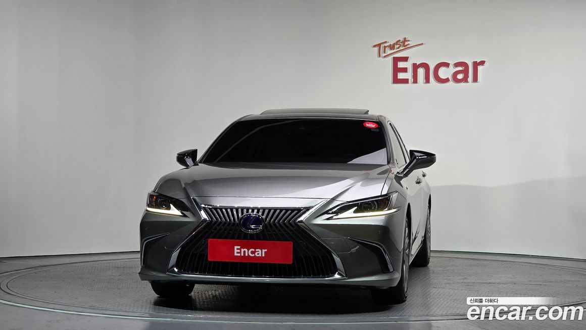 Lexus ES 2019
