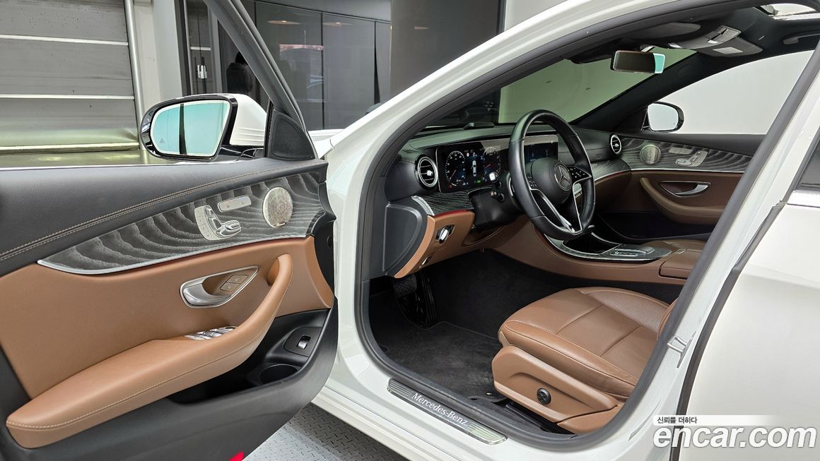 Mercedes-Benz E-Class 2022