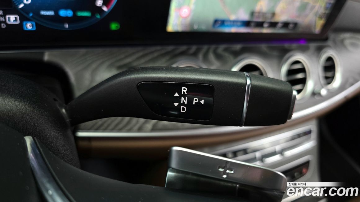 Mercedes-Benz E-Class 2022