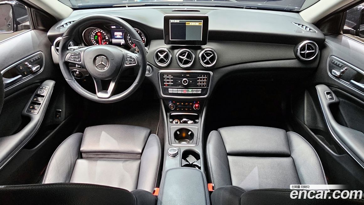 Mercedes-Benz GLA-Class 2019
