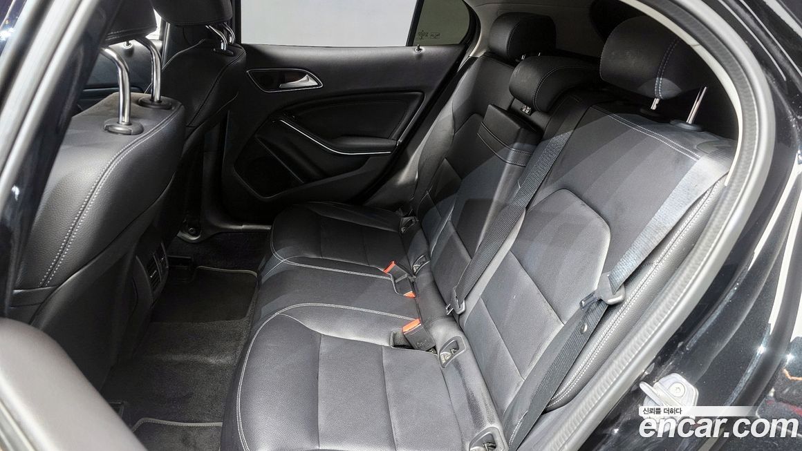 Mercedes-Benz GLA-Class 2019