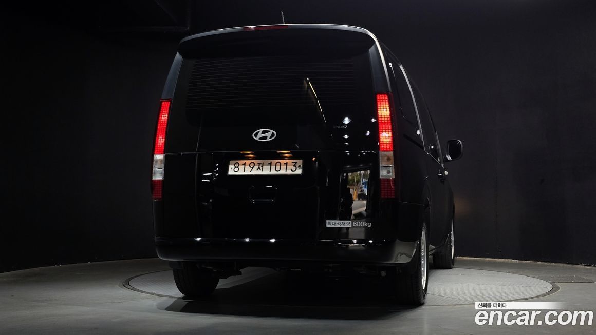 Hyundai Staria 2025