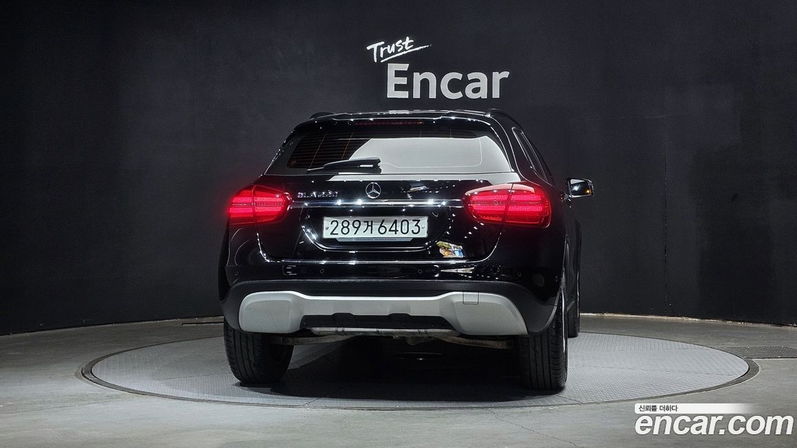 Mercedes-Benz GLA-Class 2019