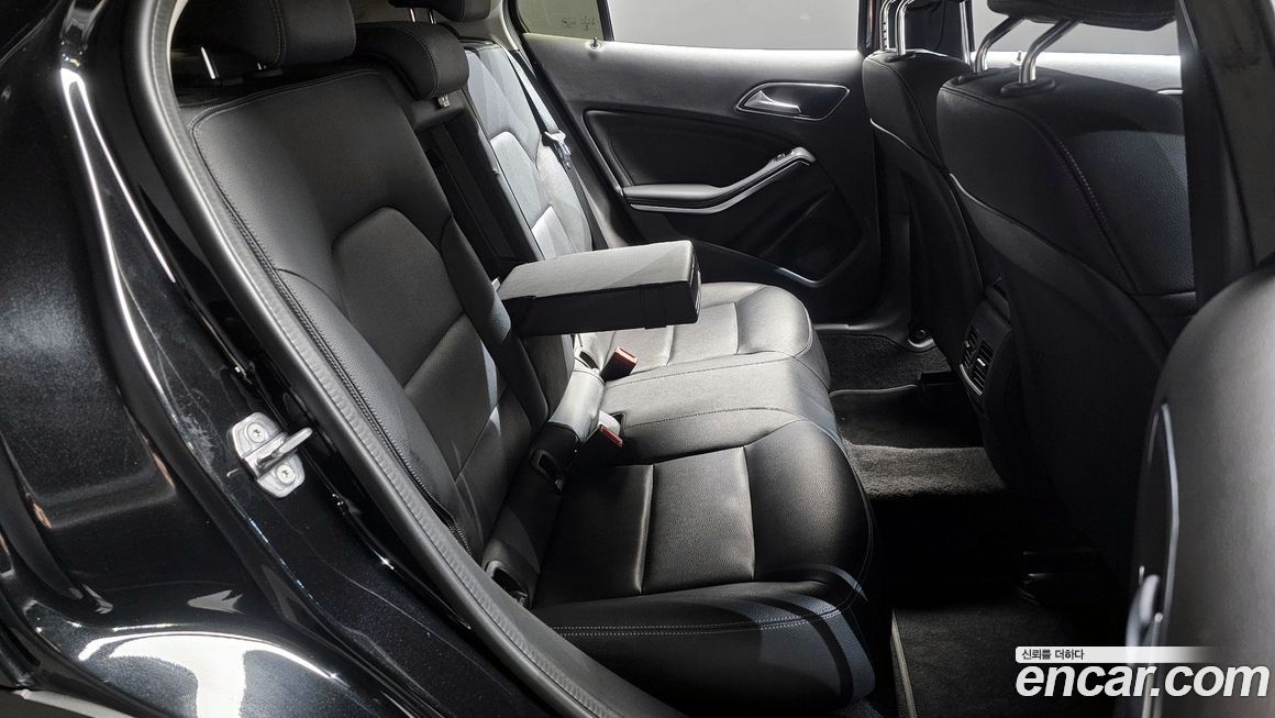 Mercedes-Benz GLA-Class 2019