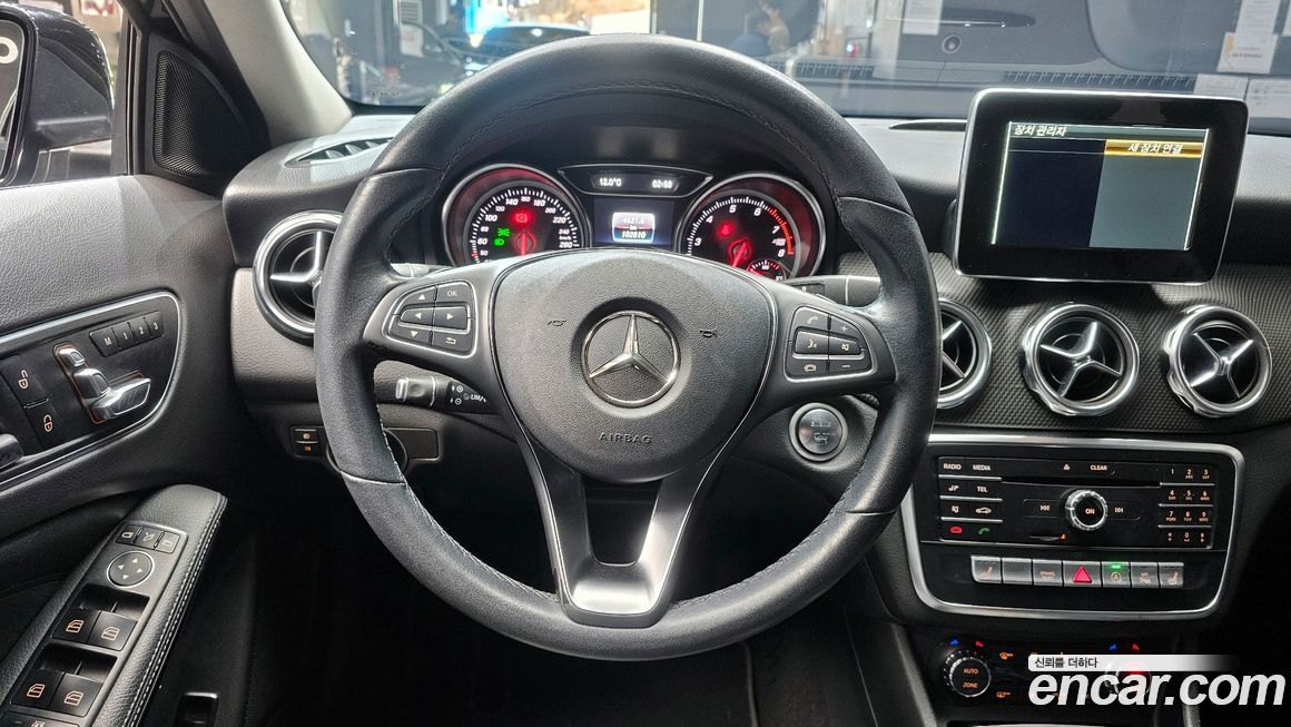 Mercedes-Benz GLA-Class 2019