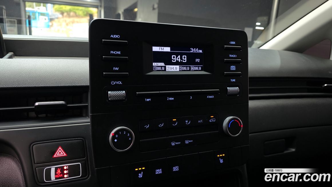Hyundai Staria 2025