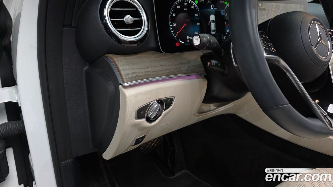 Mercedes-Benz E-Class 2022