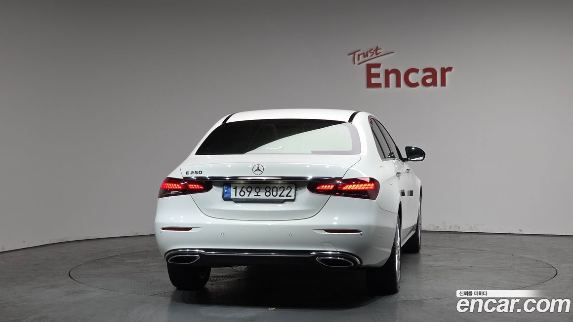 Mercedes-Benz E-Class 2022