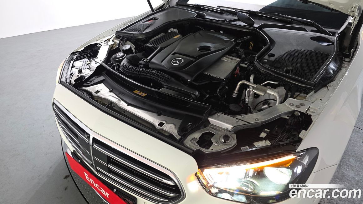Mercedes-Benz E-Class 2022