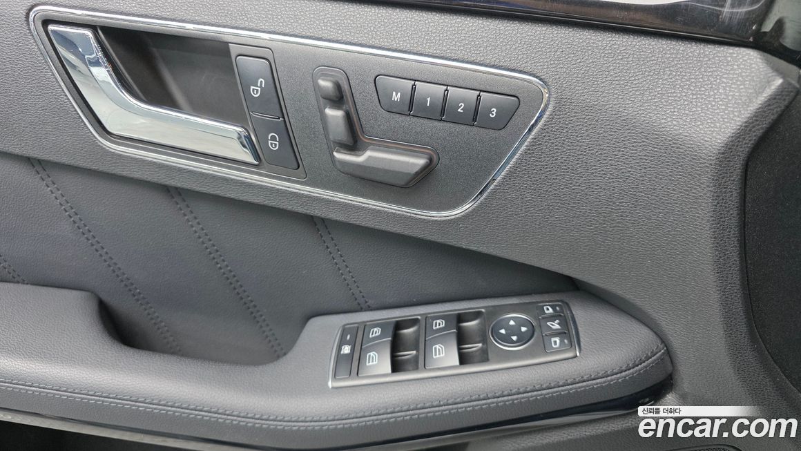 Mercedes-Benz E-Class 2011