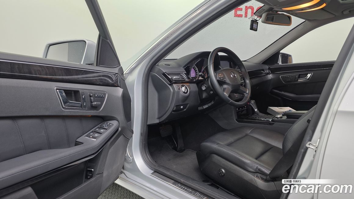 Mercedes-Benz E-Class 2011