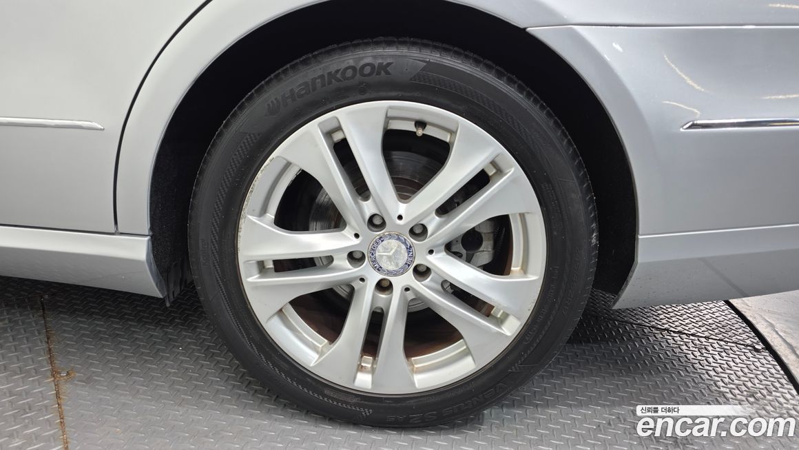 Mercedes-Benz E-Class 2011