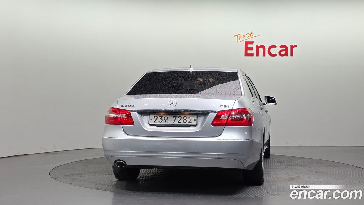Mercedes-Benz E-Class 2011