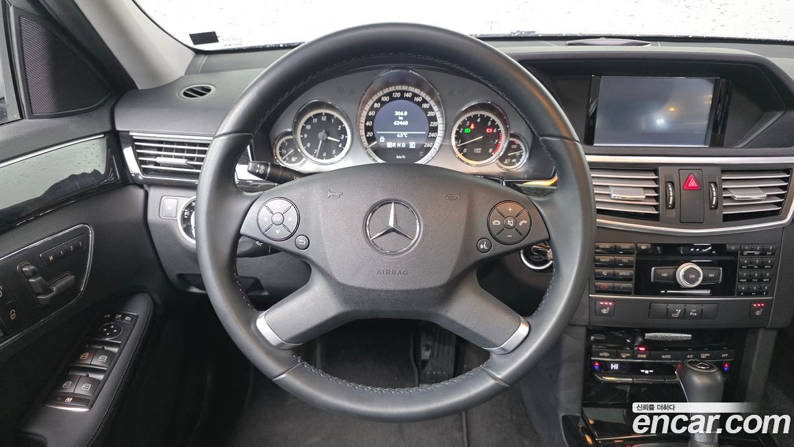 Mercedes-Benz E-Class 2011