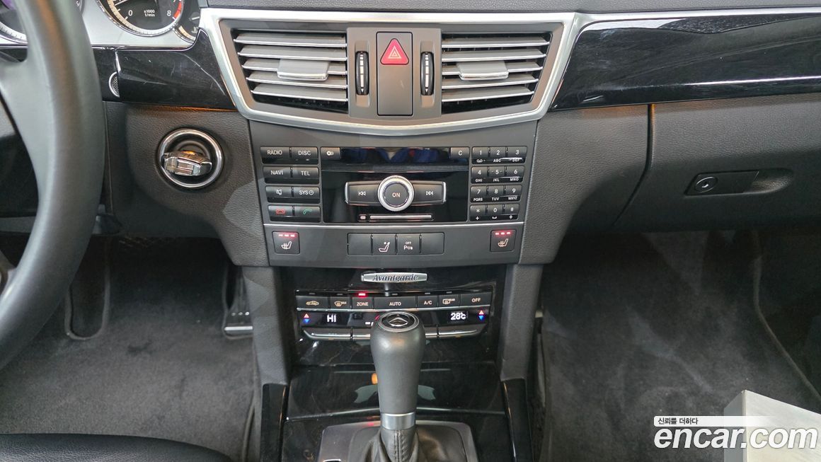 Mercedes-Benz E-Class 2011
