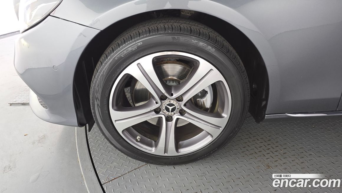 Mercedes-Benz E-Class 2019