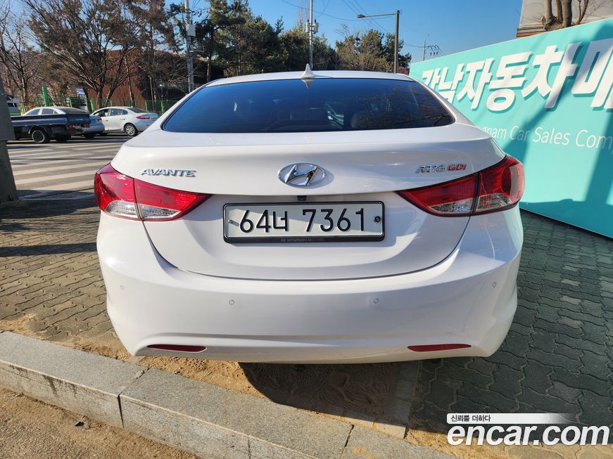 Hyundai AVANTE 2012
