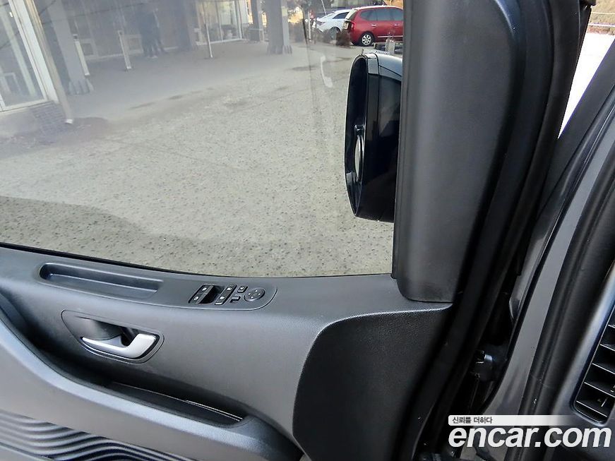 Hyundai Staria 2023