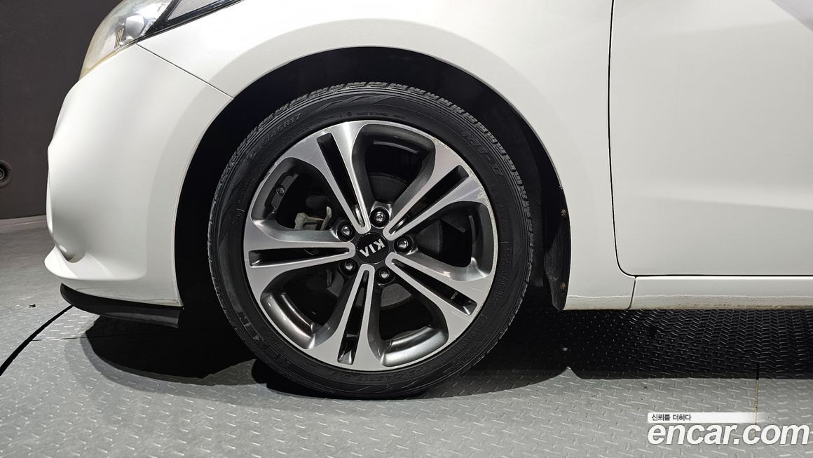 Kia K3 2013