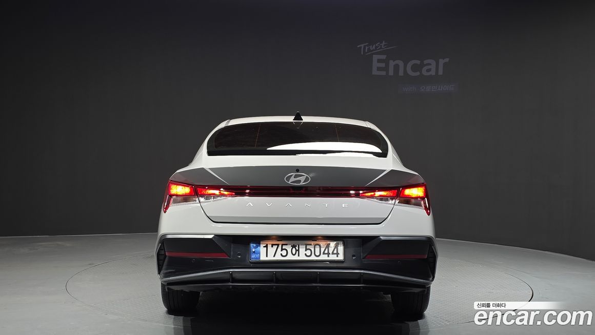 Hyundai AVANTE 2024