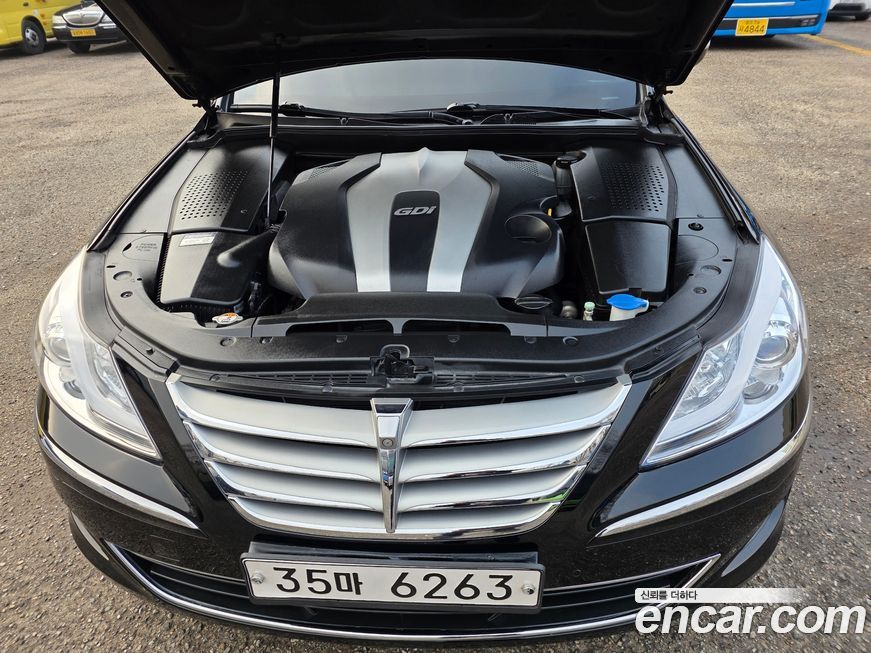 Hyundai Genesis 2013