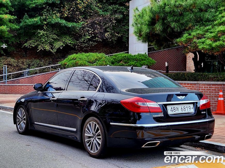 Hyundai Genesis 2013