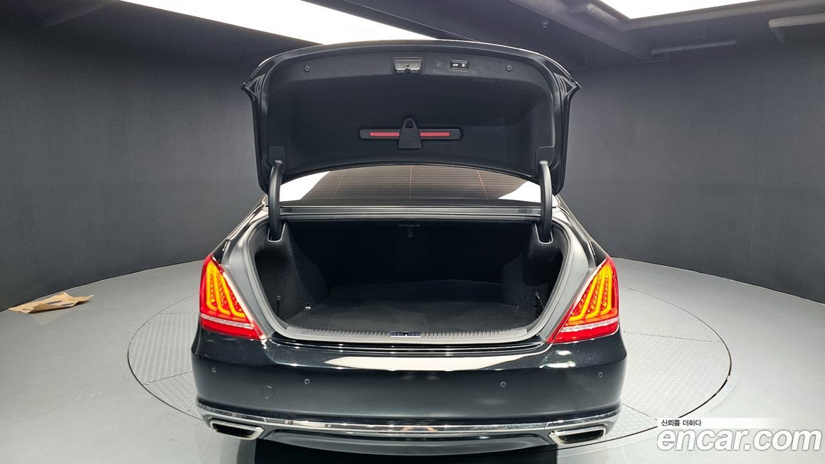 Genesis EQ900 2016