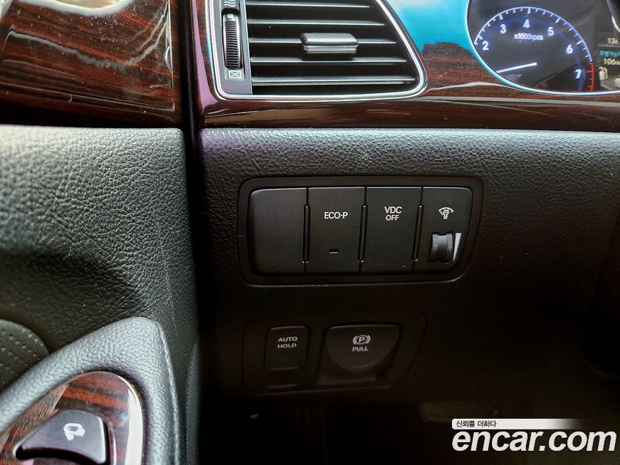 Hyundai Genesis 2013