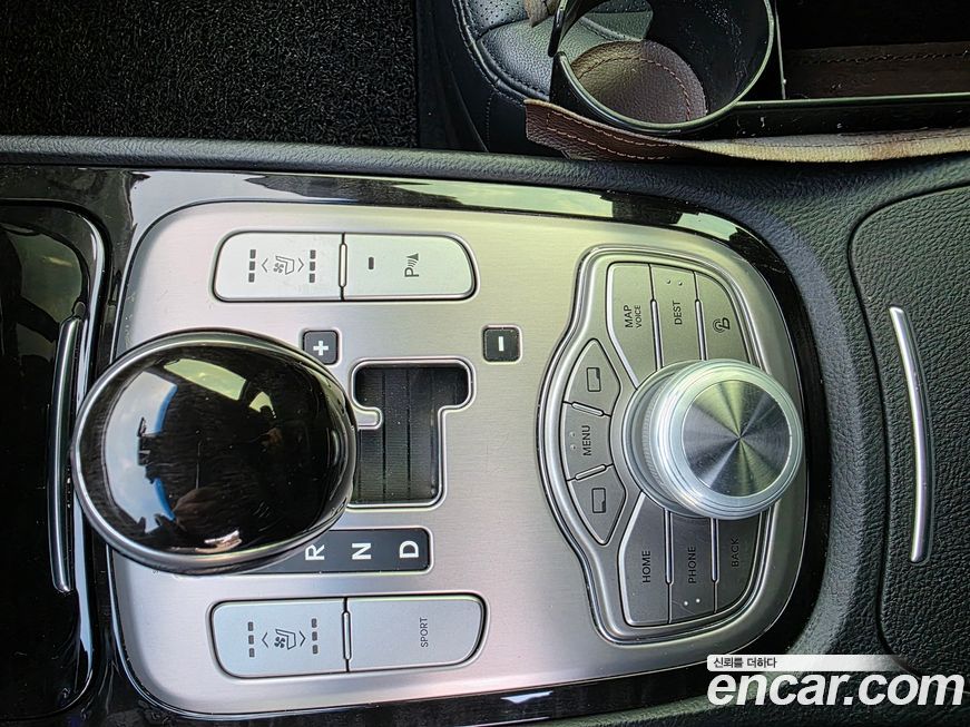 Hyundai Genesis 2013