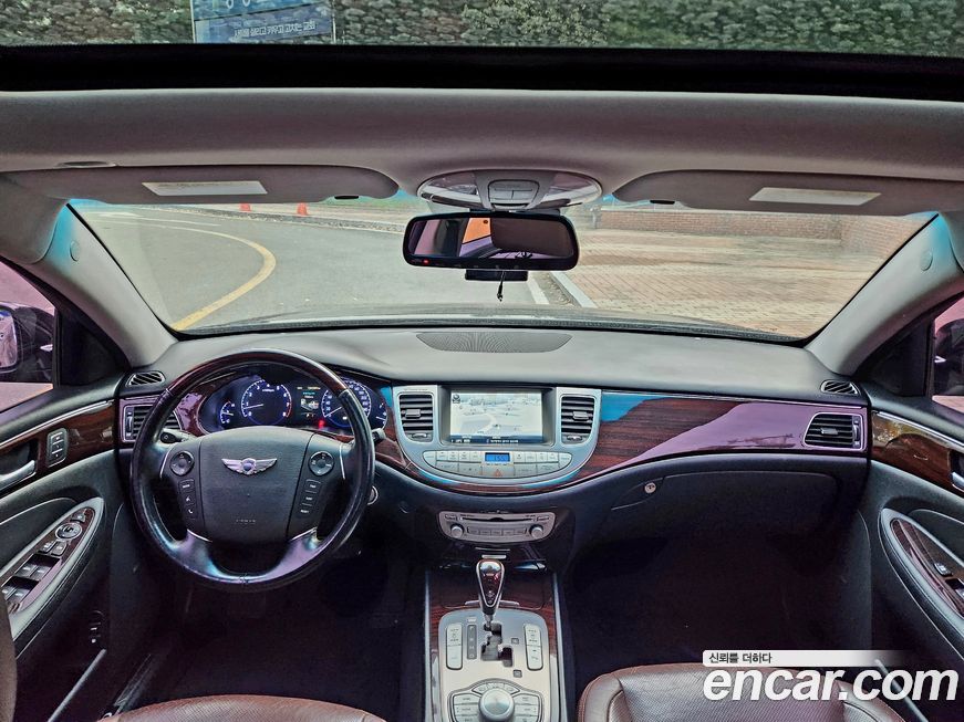 Hyundai Genesis 2013