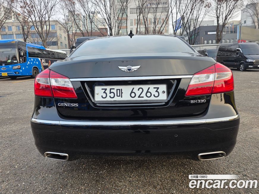 Hyundai Genesis 2013