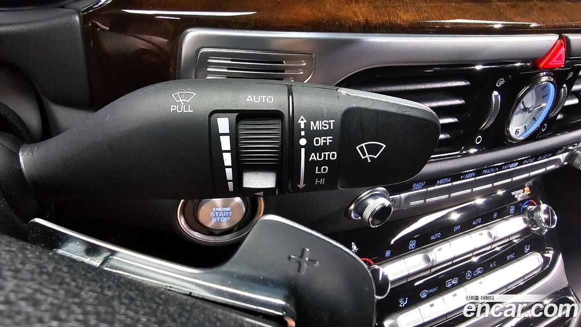 Genesis EQ900 2016