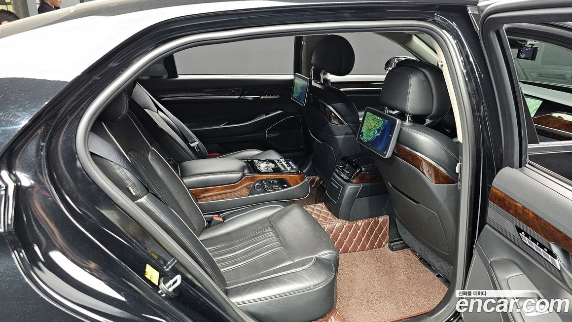 Genesis EQ900 2016