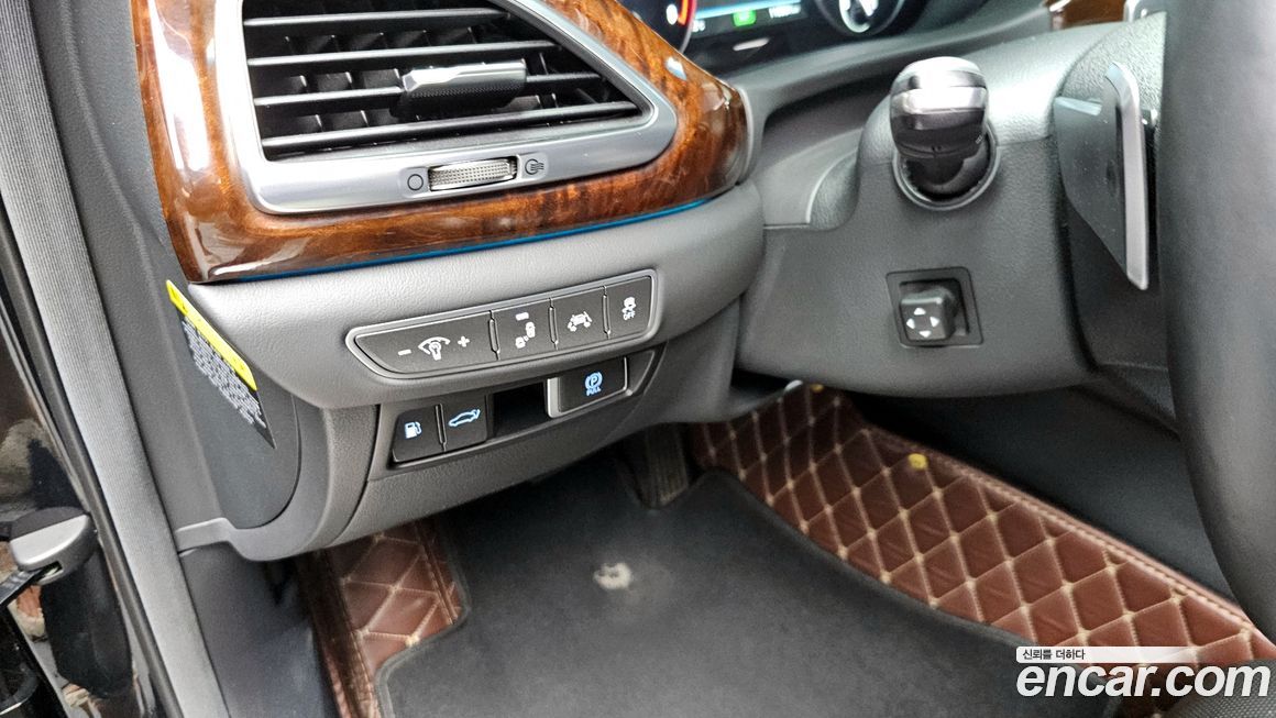 Genesis EQ900 2016