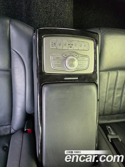 Hyundai Genesis 2013