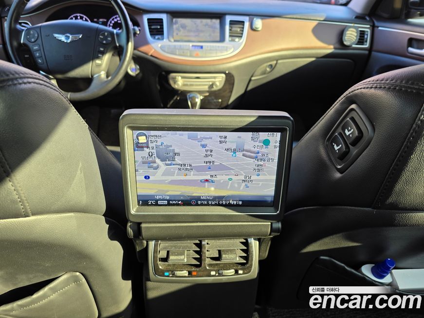 Hyundai Genesis 2013