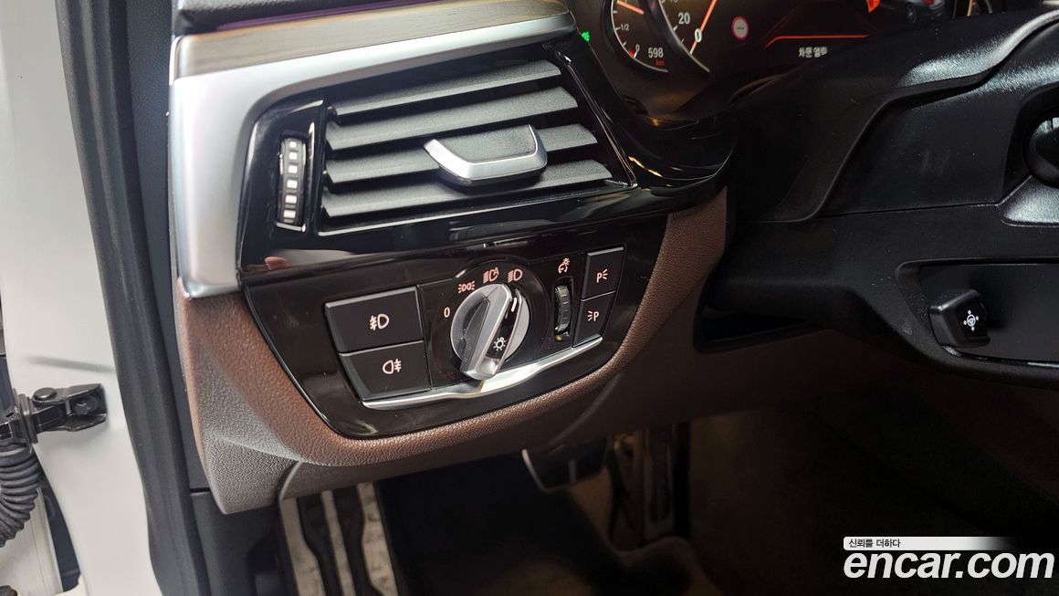BMW 5-Series 2018