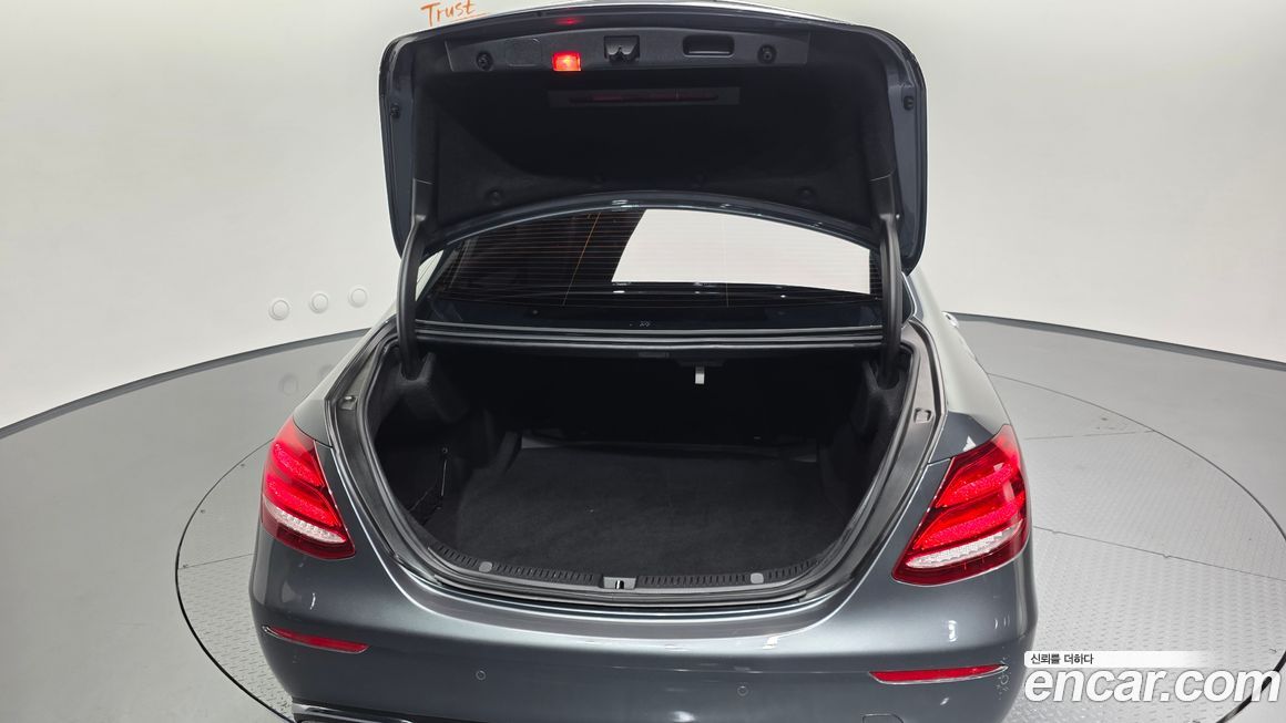 Mercedes-Benz E-Class 2018