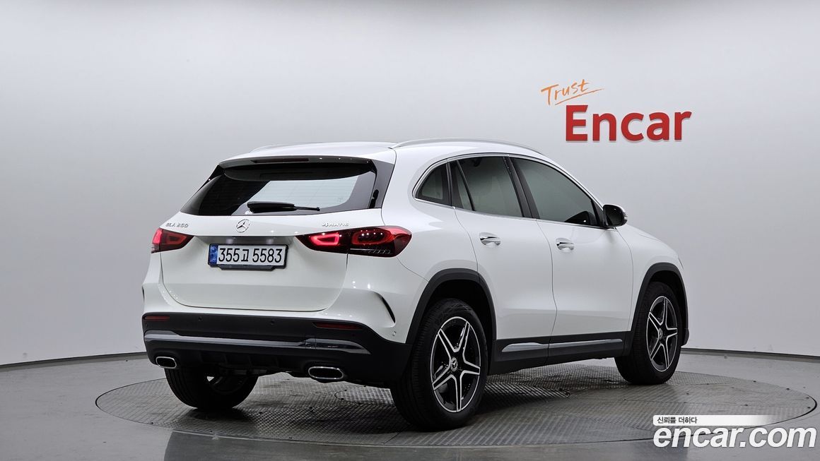 Mercedes-Benz GLA-Class 2021