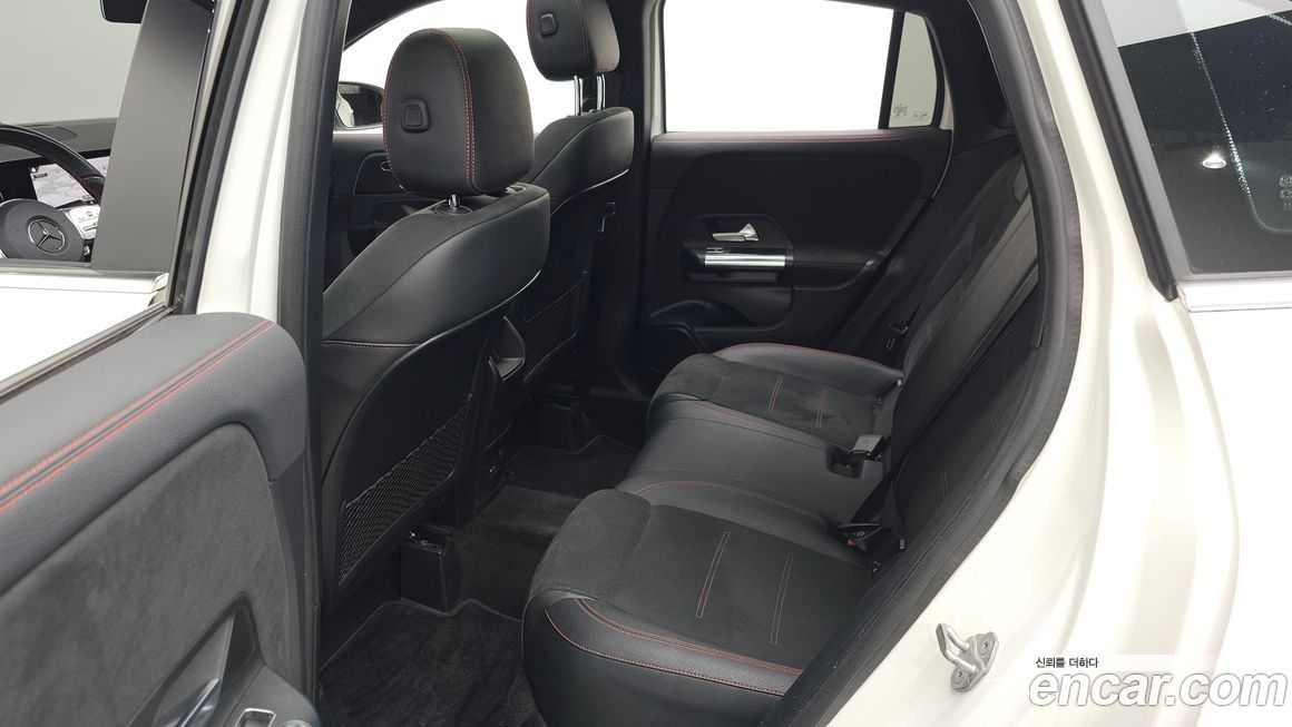 Mercedes-Benz GLA-Class 2021