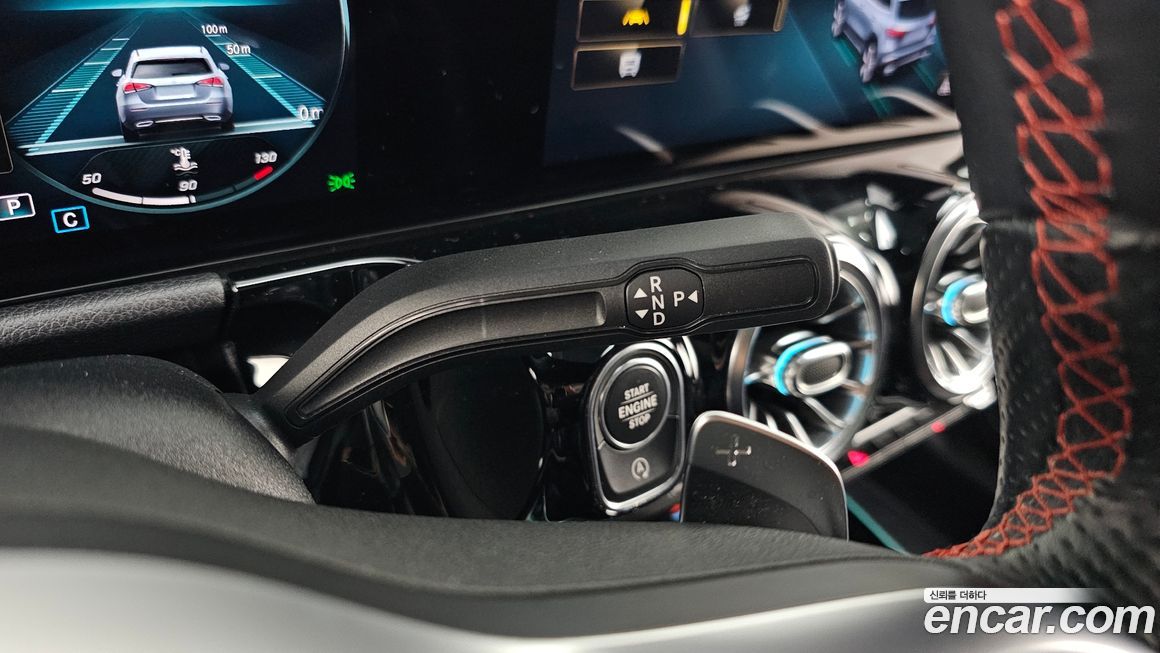 Mercedes-Benz GLA-Class 2021