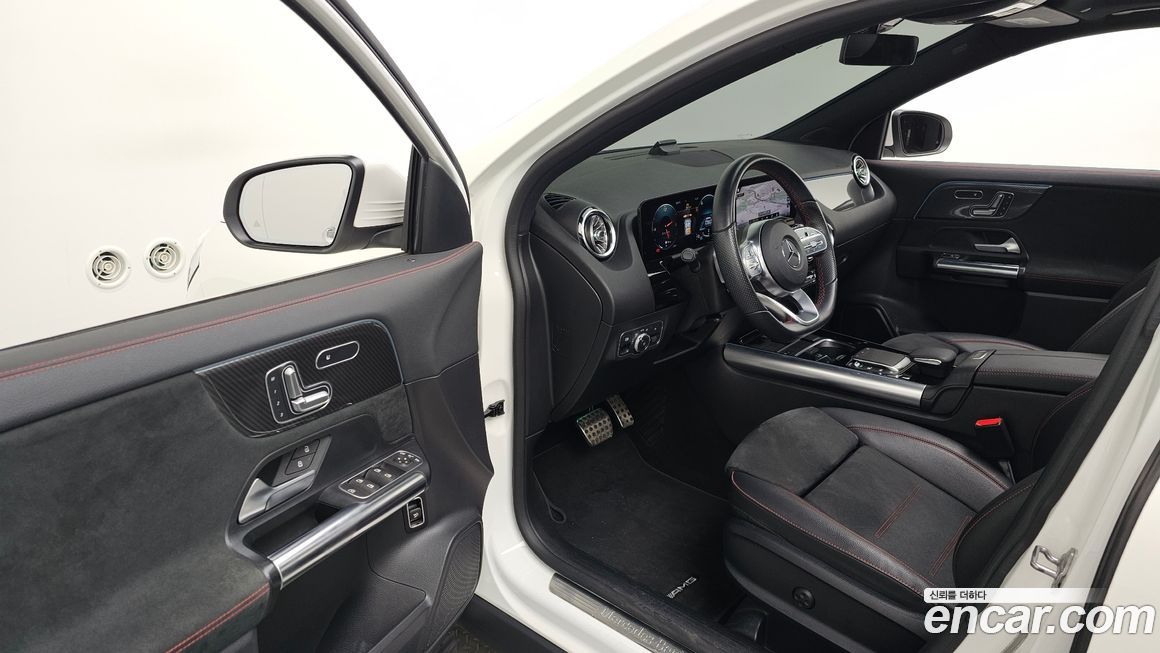 Mercedes-Benz GLA-Class 2021