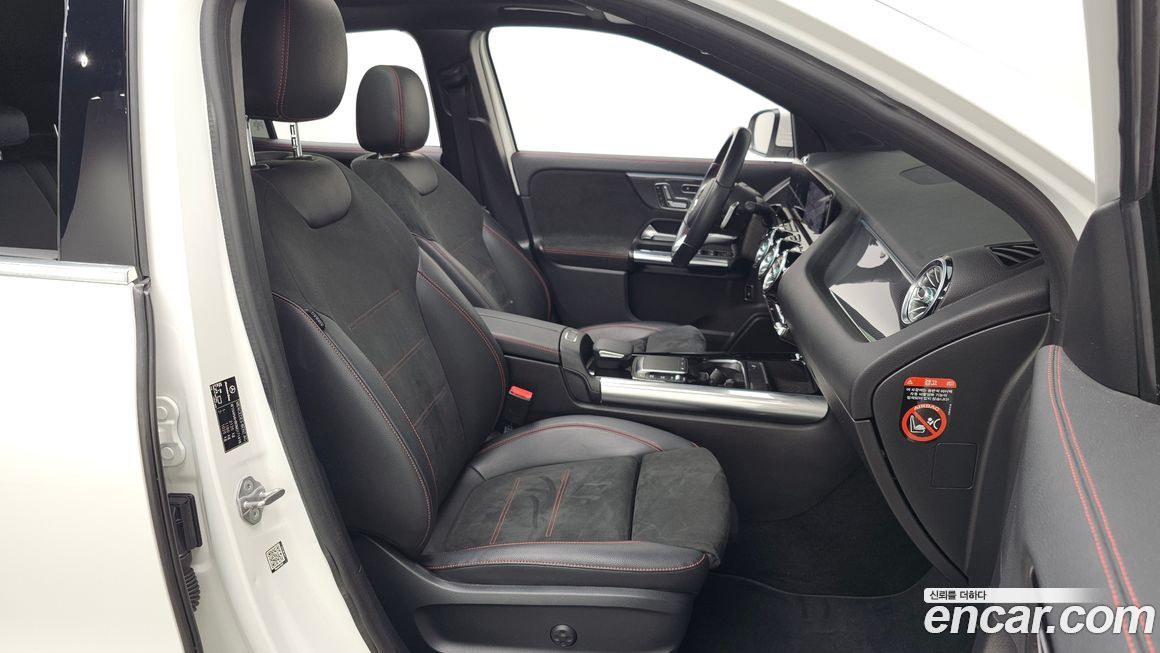 Mercedes-Benz GLA-Class 2021