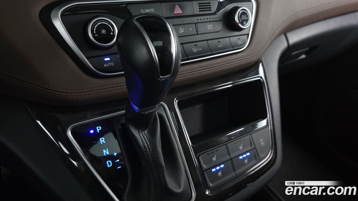 Hyundai Starex 2019