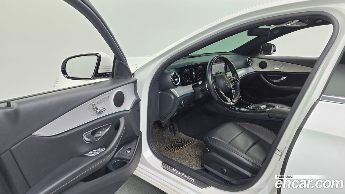 Mercedes-Benz E-Class 2021