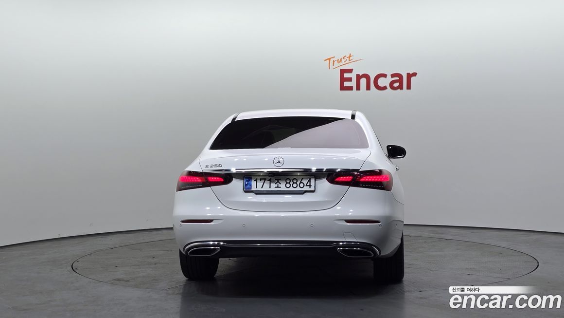 Mercedes-Benz E-Class 2021