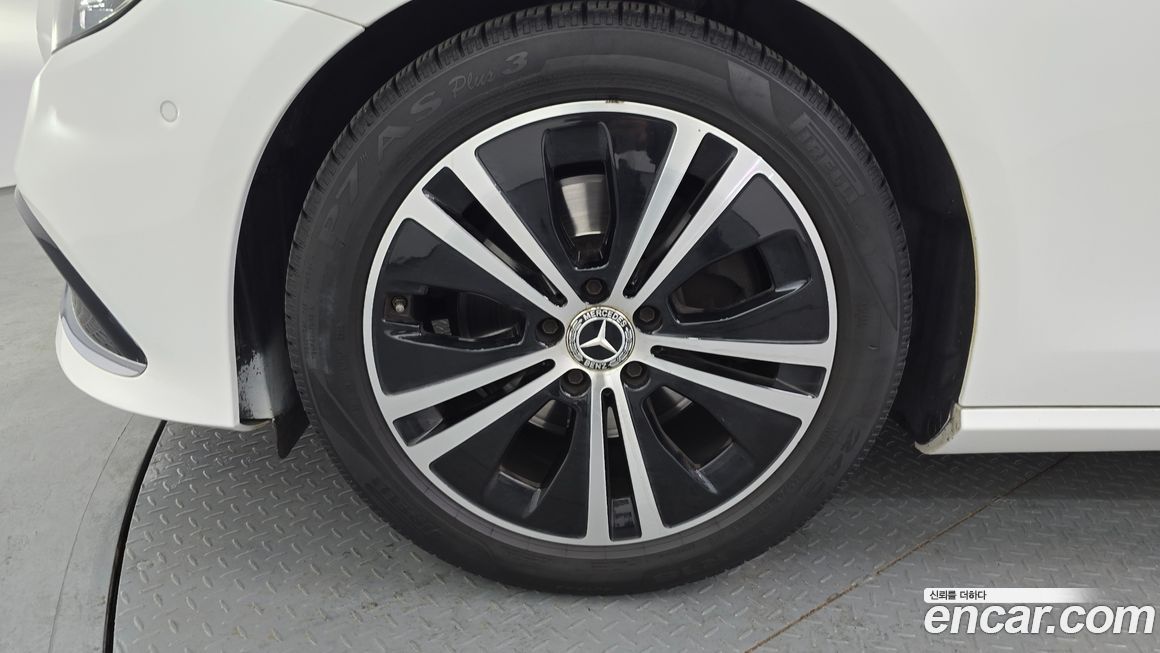Mercedes-Benz E-Class 2021